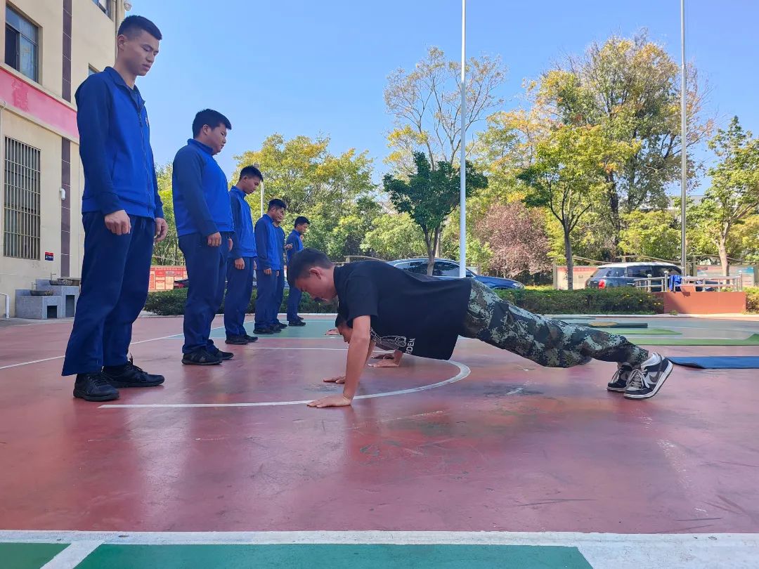 靖宁职校学生到曲靖市沾益区消防救援大队面试
